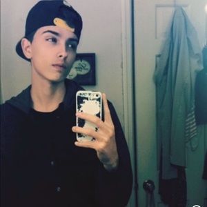 Meet your Posher, Casey